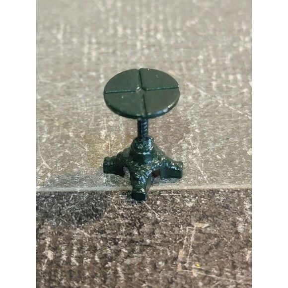 Dark green mini outdoor table Village accessory decor - Picture 3 of 4